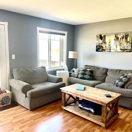 Top Floor Riverfront Condo With Stellar Sunsets! 포트맥머리 외부 사진