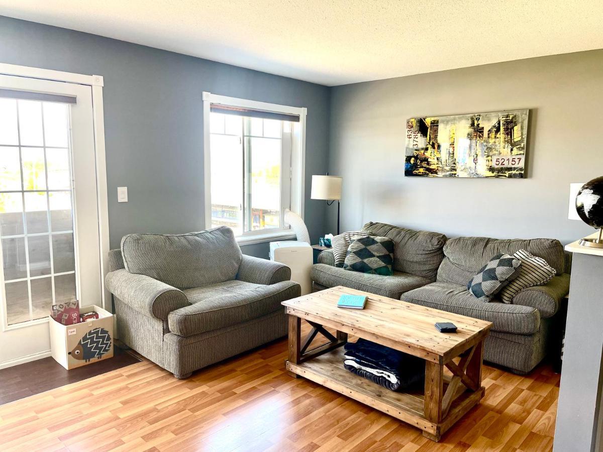 Top Floor Riverfront Condo With Stellar Sunsets! 포트맥머리 외부 사진