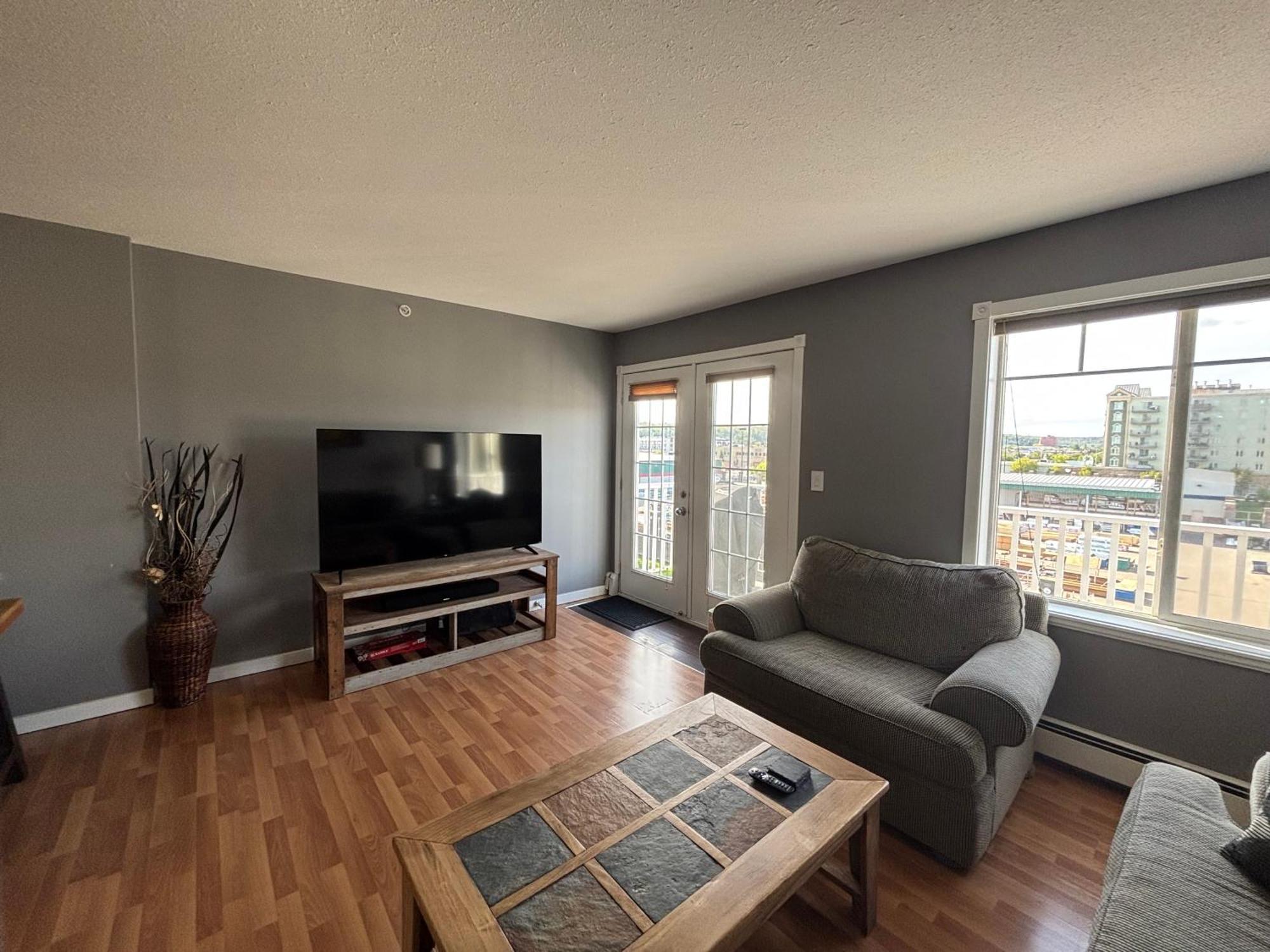 Top Floor Riverfront Condo With Stellar Sunsets! 포트맥머리 외부 사진